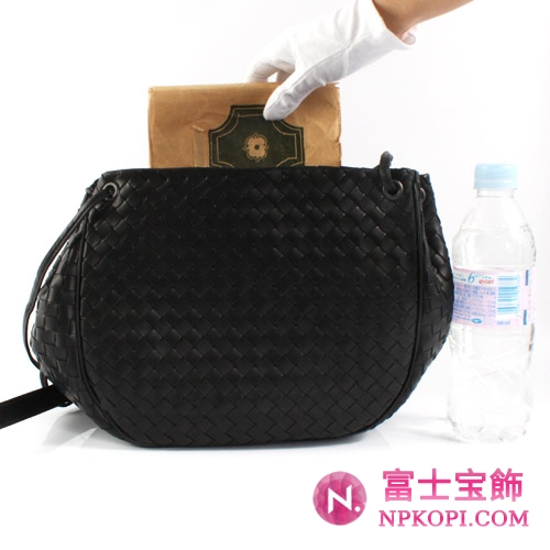 Bottega Veneta/ボッテガ・ヴェネタ  ラムスキン ショルダーバッグ ブラック 245342V00168175